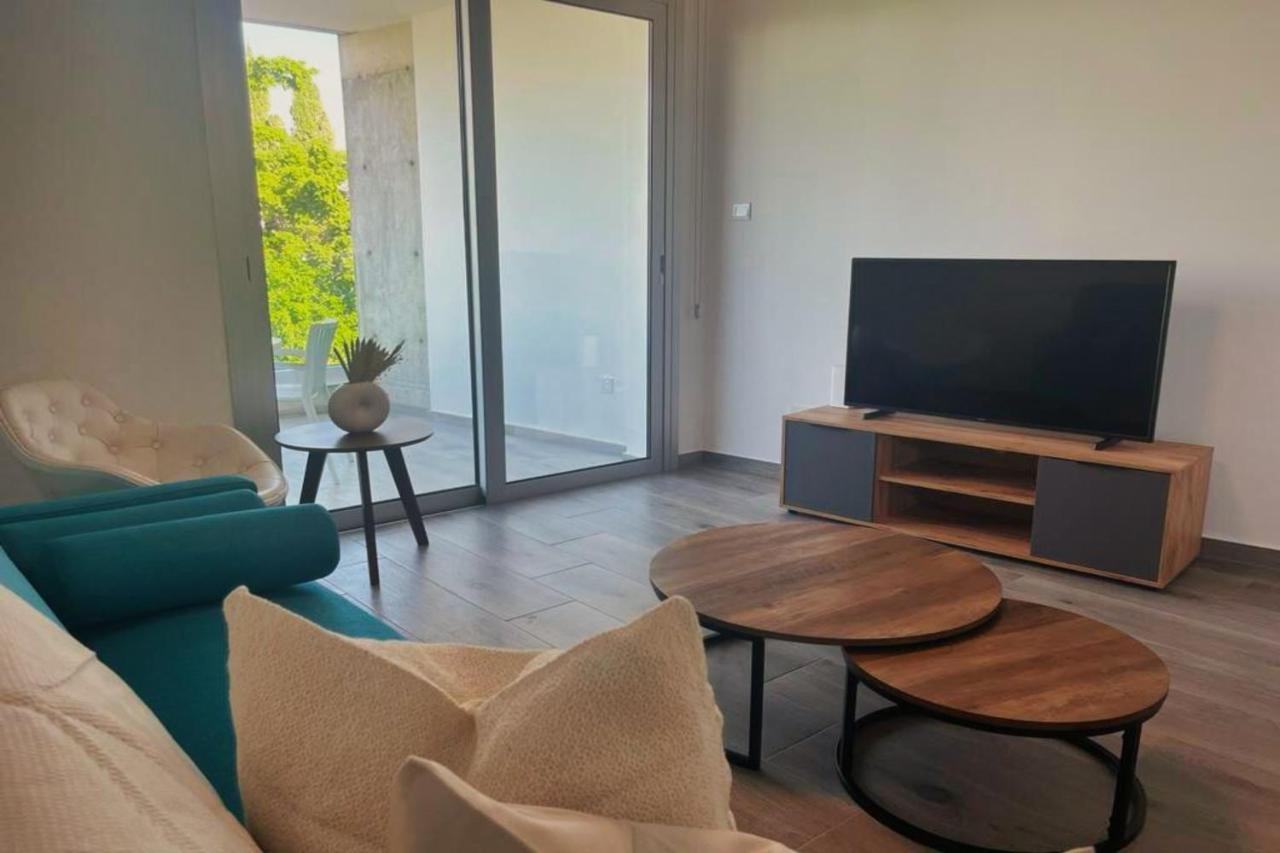 Phaedrus Living Coral Suites Aura ลาร์นาคา ภายนอก รูปภาพ