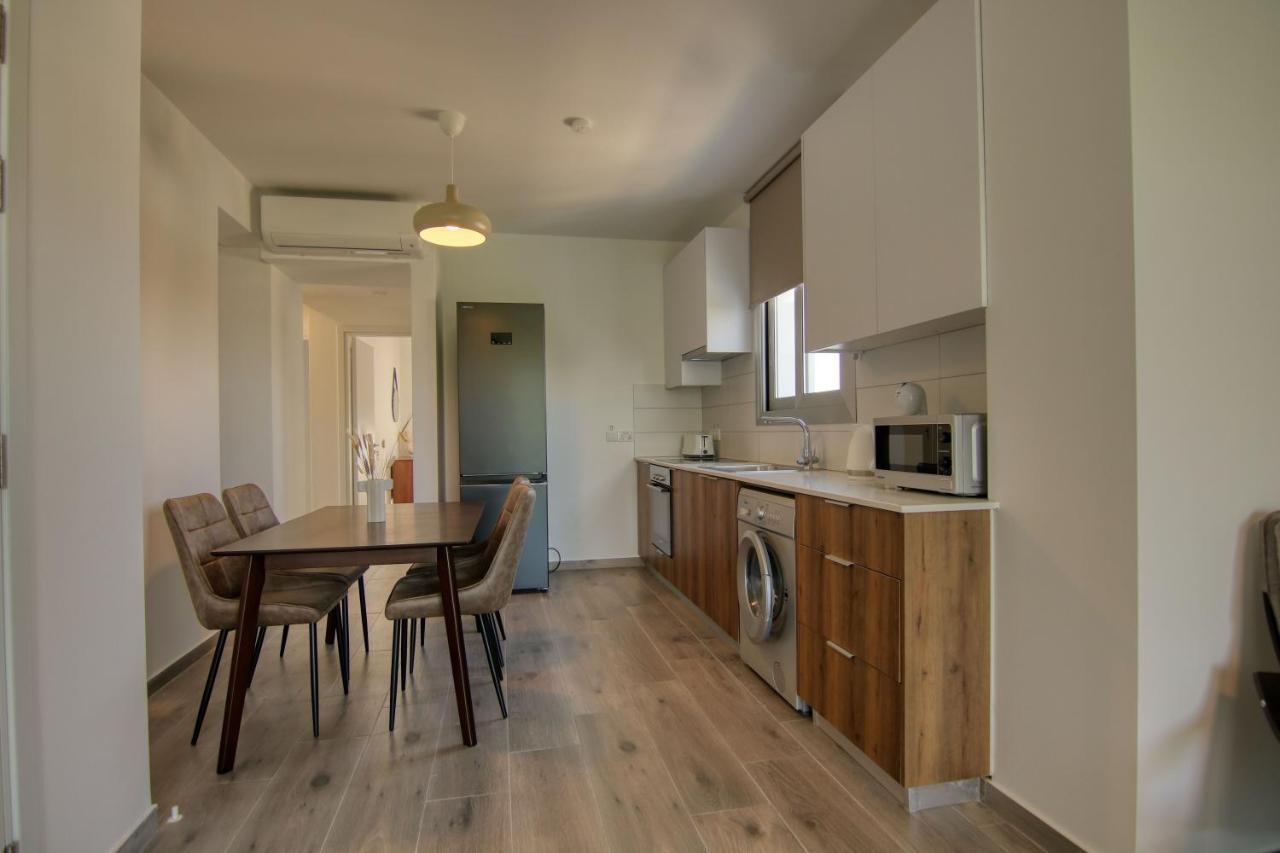 Phaedrus Living Coral Suites Aura ลาร์นาคา ภายนอก รูปภาพ